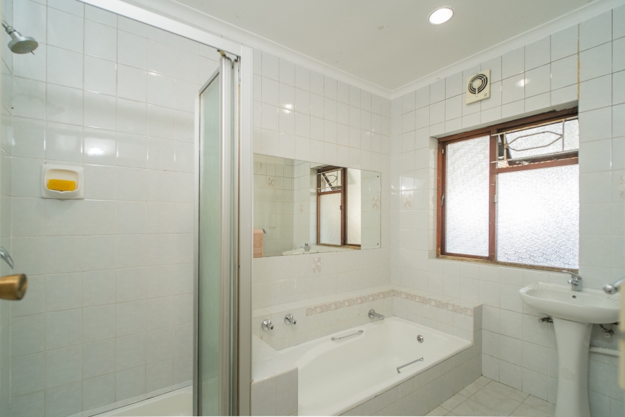 4 Bedroom Property for Sale in Gatesville Western Cape